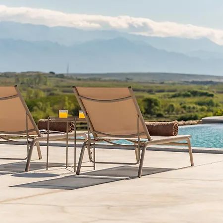 Quintessa With Infinity Pool Villa