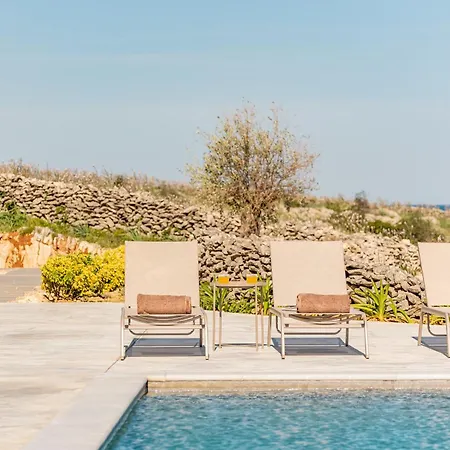 Villa Quintessa With Infinity Pool Povljana